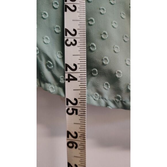 EVRI 0X Women's Sage Green Short Sleeve V-Neck Button Up Top - Picture 6 of 6